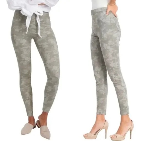 SPANX Stone Washed Camo Jean-ish Leggings Sz M - Picture 1 of 11